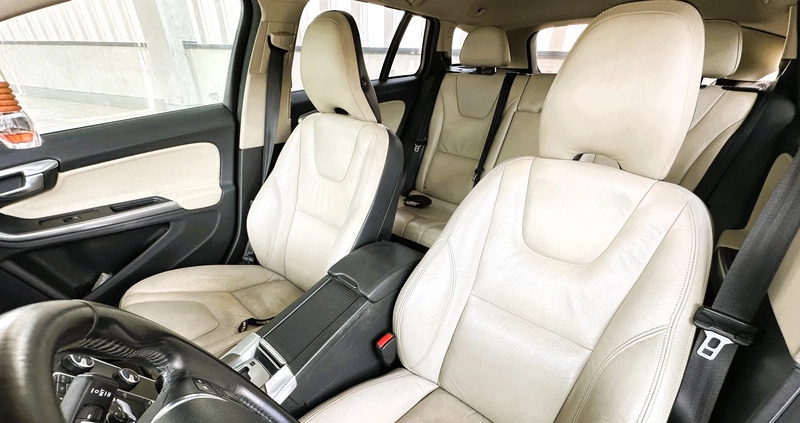 Volvo V60 cena 34900 przebieg: 262000, rok produkcji 2011 z Olsztyn małe 781